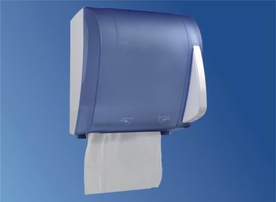 Manual roll towel dispenser